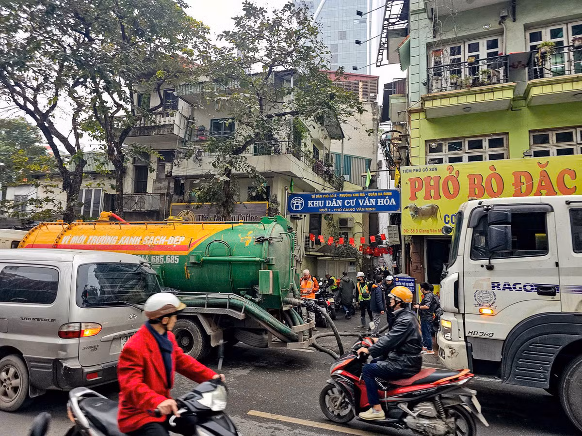 Theo quy trình của Dự án, trước khi thi công khoan hầm, tư vấn và nhà thầu đã tiến hành khảo sát công trình dọc tuyến. Tuy nhiên, do sự thay đổi chủ sở hữu các công trình theo thời gian, nhiều thông tin không được cung cấp đầy đủ nên không tránh khỏi còn thiếu dữ liệu về các công trình ngầm như giếng nước, giếng khoan của nhà dân, hoặc các lỗ khoan khảo sát địa chất từ các dự án trước đây không được lấp lại.
