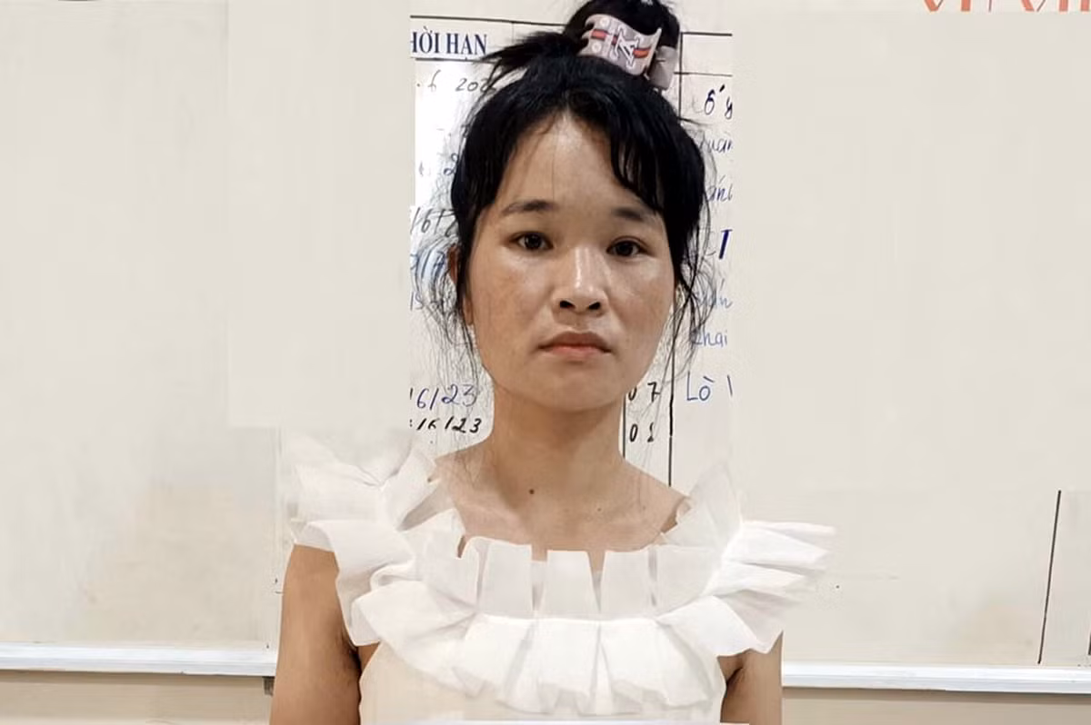 Bắt nữ quái lợi dụng sơ hở của chủ tiệm, trộm vàng ở Sơn La Bat nu quai loi dung so ho cua chu tiem, trom vang o Son La