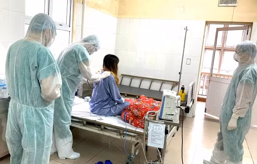 Them 5 benh nhan COVID-19 moi, 1 ca lien quan Truong Sinh, Viet Nam tong 227 ca