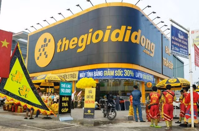 The Gioi Di Dong lien tuc bi to ban hang kem, dich vu toi