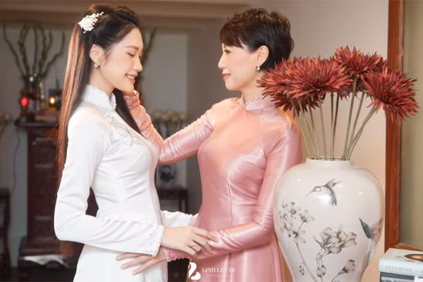 Có thể thấy, để có được sự chấp thuận và ủng hộ của bố mẹ vợ, Đoàn Văn Hậu cũng đã phải trải qua thời gian thử thách. Bởi bố mẹ của Hải My khá nghiêm khắc.