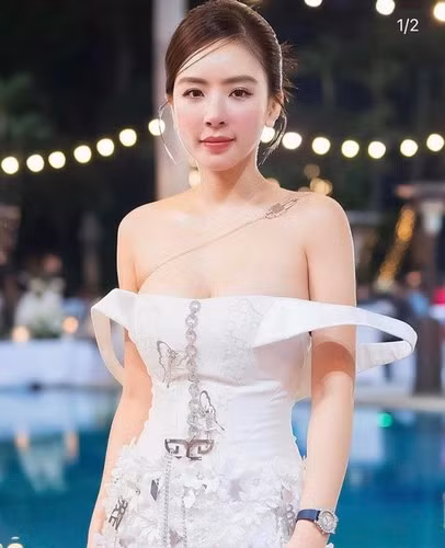 Hot girl Phương Bora cũng từng dính phải những lời đàm tiếu khi lên đồ lồng lộn khi dự đám cưới.