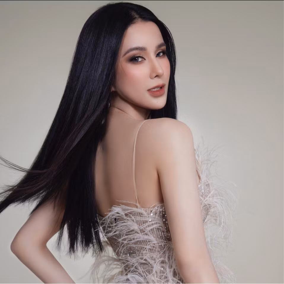 Mặc dù đã trải qua hai lần sinh nở, song vóc dáng của Diệp Lâm Anh vẫn "chuẩn chỉnh".