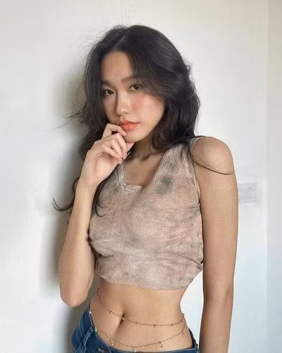 Đồng thời, Doãn Hải My cũng chia sẻ, cô không có ý định Nam tiến để phát triển sự nghiệp: "Tôi sinh ra ở Hà Nội, cũng chưa sẵn sàng để xa ba mẹ, gia đình, bạn bè nên sẽ không Nam tiến".
