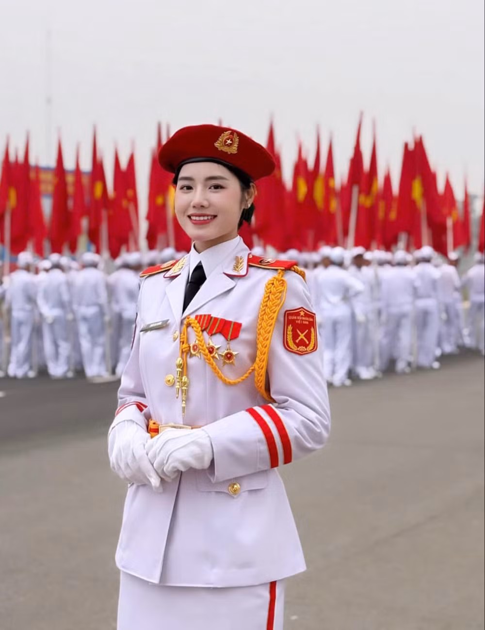Từ tháng 12/2024, nữ chiến sĩ Quân nhạc này cùng hàng nghìn chiến sĩ bắt đầu hành trình tập luyện dài hơi, chuẩn bị cho lễ diễu binh mừng 50 năm Ngày Giải phóng miền Nam, thống nhất đất nước.