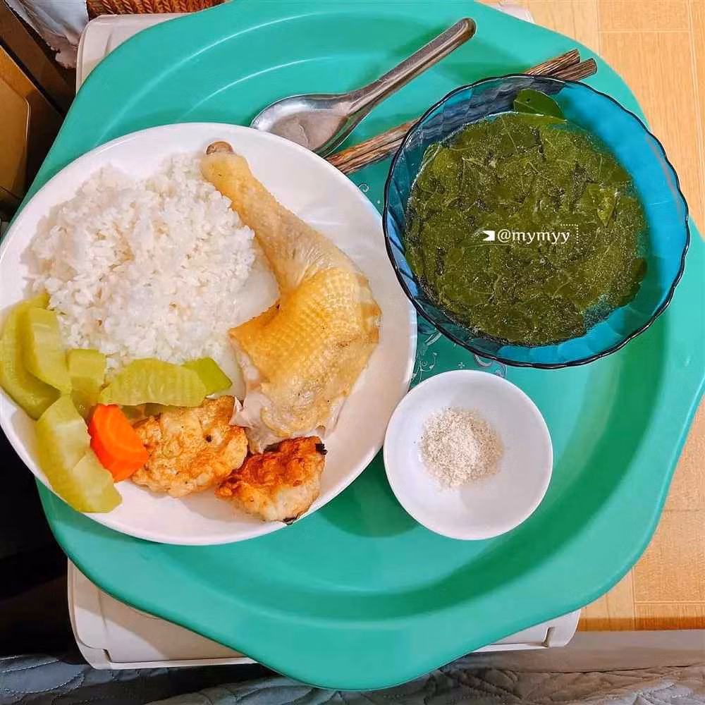 Nguyễn My cho biết, nhà chồng cô bán tạp hóa nên công việc rất bận rộn.Tuy vậy, mẹ chồng vẫn luôn dành thời gian để chuẩn bị những bữa ăn cho cô con dâu.
