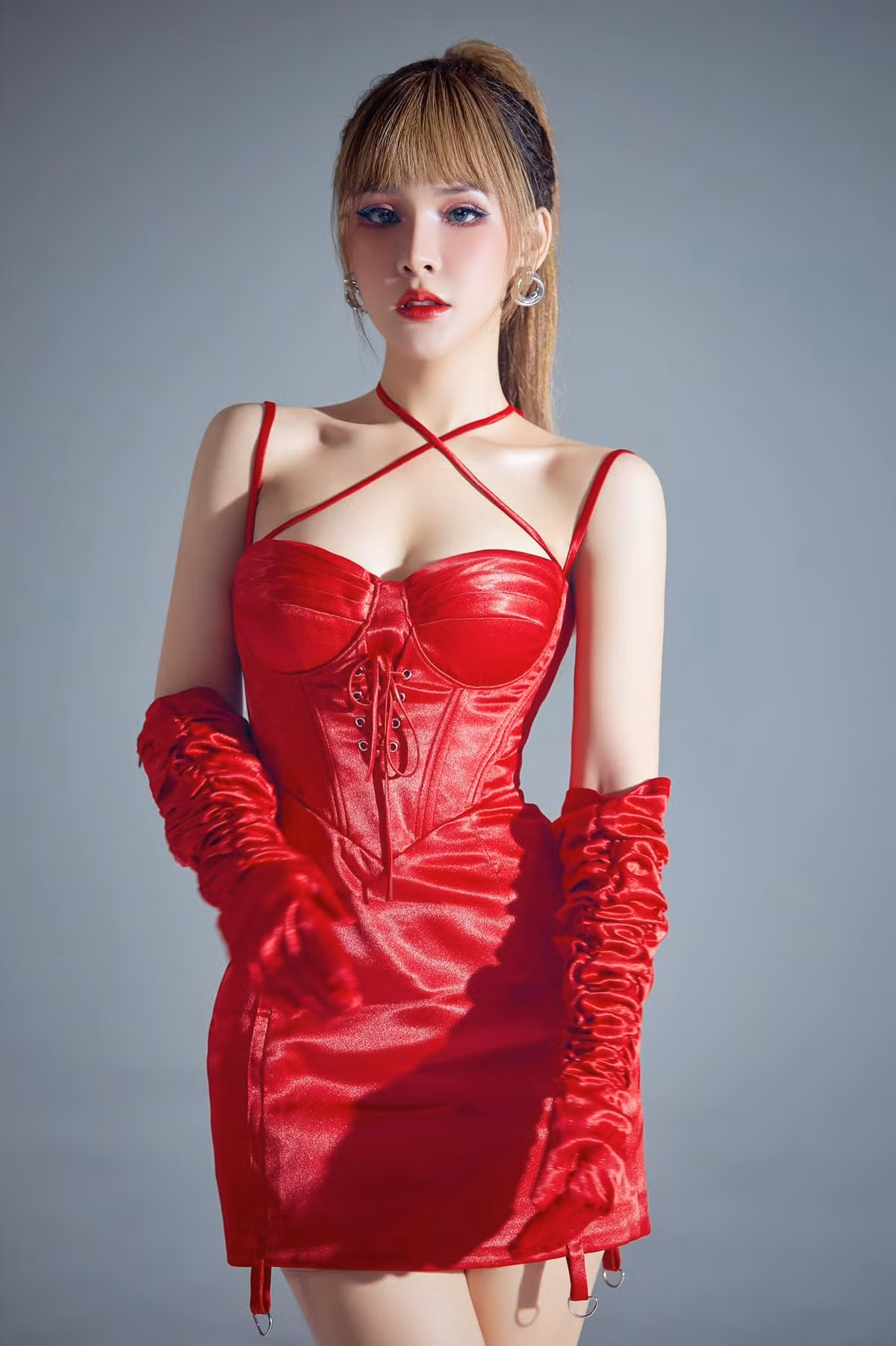 Cho đến hiện tại, Yến Tatoo vẫn chưa lên tiếng về vấn đề số tiền ủng hộ đồng bào lũ lụt trên của mình.