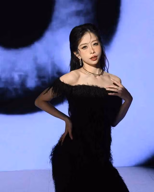 Vẫn biết thế mạnh của Châu Tuyết Vân không nằm ở khả năng ca hát, vũ đạo, chơi nhạc cụ, nhưng đến thời điểm hiện tại, hot girl làng võ vẫn đang thể hiện tốt phong độ.