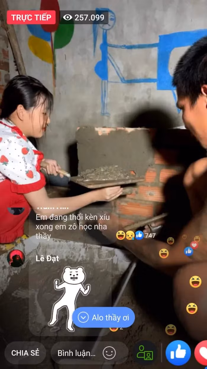 Tối 21/8, Lộc Fuho tiếp tục có buổi livestream dạy học. Với sức hút khá lớn, video livestream của anh chàng đã vượt mốc lên đến 250 nghìn người xem.