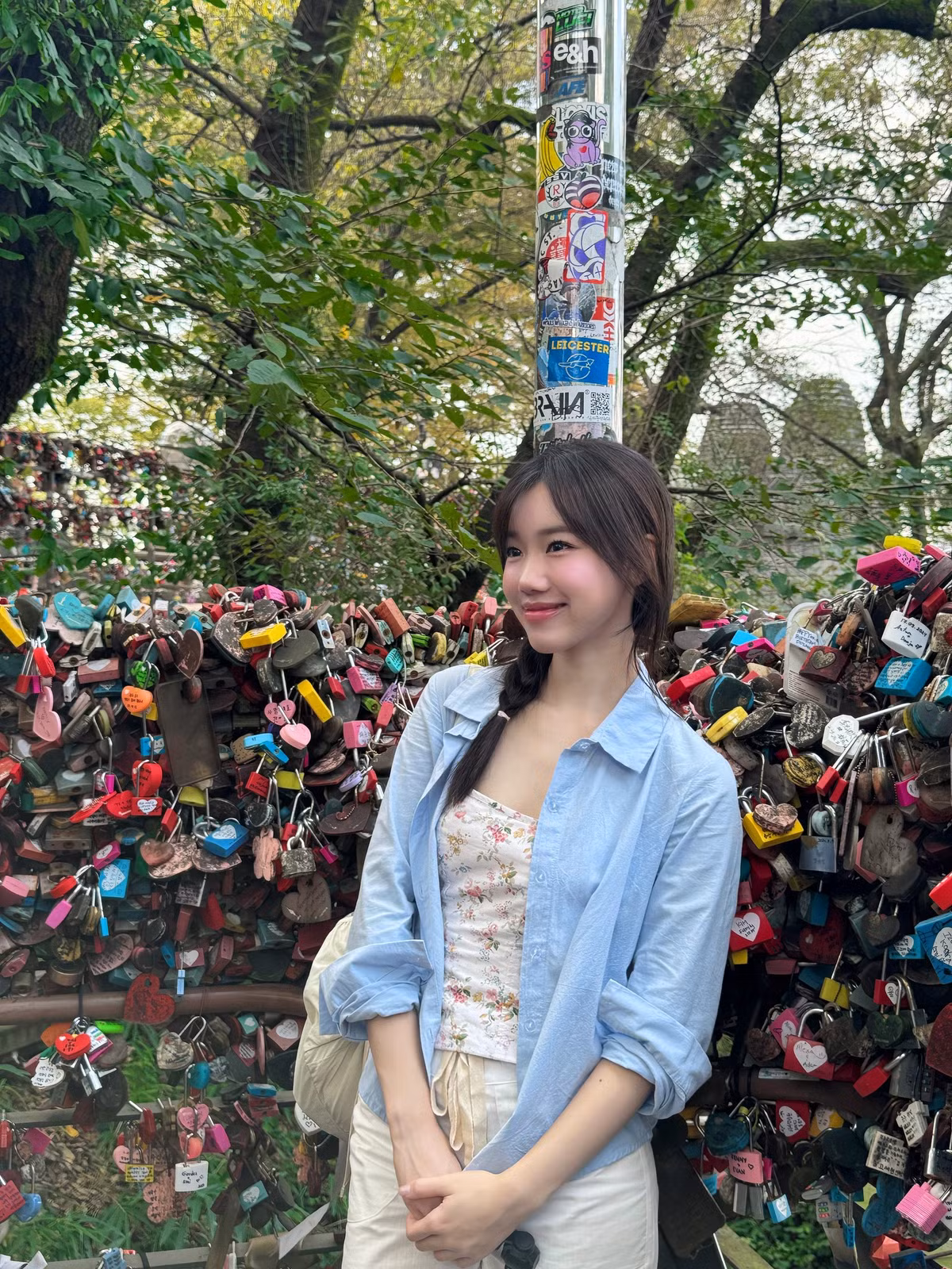 Meichan cho biết, bản thân cô trong quá khứ cũng từng có lúc giận dỗi mẹ vì thường quản chặt chẽ, luôn muốn phải học thật giỏi,...