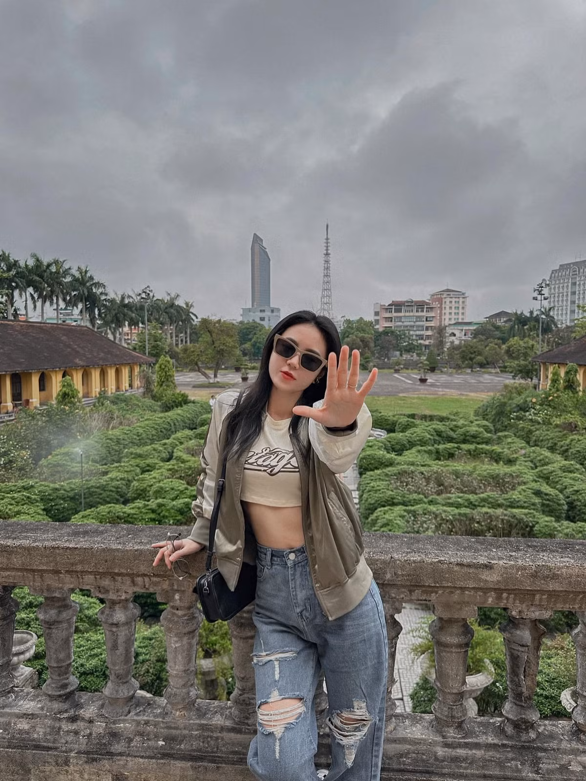 "Mình chưa bao giờ bị bạn bè "phân biệt, đối xử" do mang tên Good Otani cả! Ngược lại các bạn thích chơi cùng mình, một phần do tính cách một phần vì tên lạ. Mình tự hào và hãnh diện vì điều đó lắm", cô gái Đồng Nai chia sẻ.