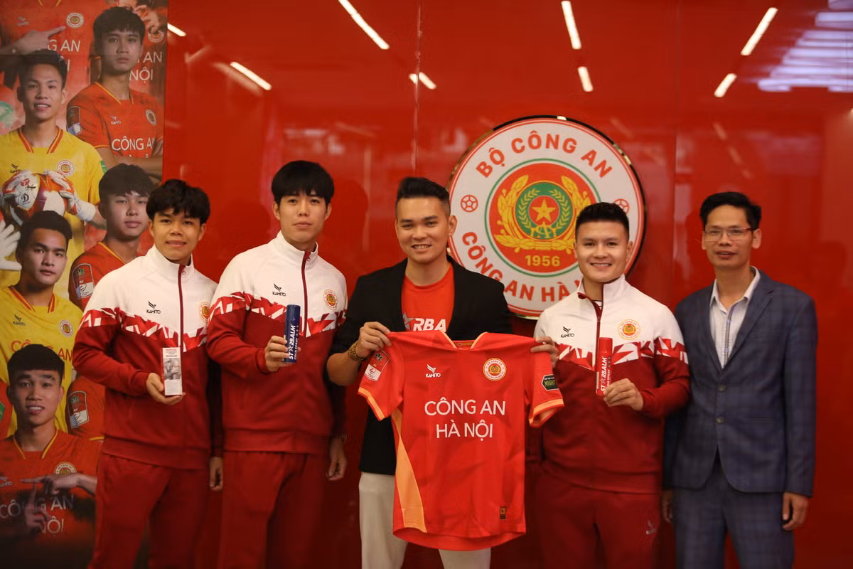 DKVD V-League chu trong cong tac y te cho cau thu