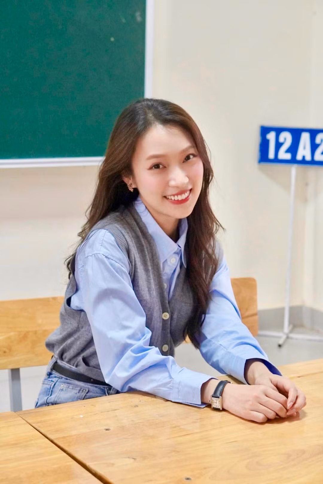 Khánh Vy có sự nghiệp thành công, khối tài sản đáng ngưỡng mộ và điều khiến khán giả yêu mến nhất ở nữ MC này là sự chăm chỉ, cầu tiến, nguồn năng lượng dồi dào, truyền cảm hứng học tập và làm việc đến giới trẻ.
