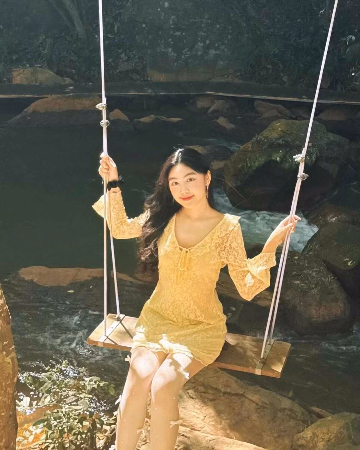 Với hình ảnh mới "thiếu nữ trưởng thành" này, chắc hẳn trong tương lai tới, con gái Quyền Linh sẽ mang đến nhiều điều bất ngờ và ấn tượng cho khán giả.
