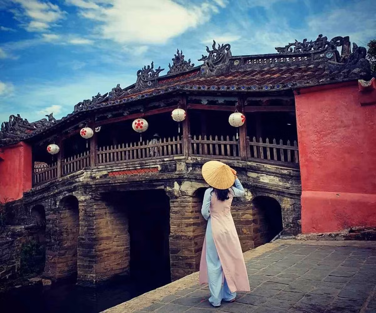 Chùa Cầu ở Hội An được xây dựng vào thế kỷ 17 do các thương nhân Nhật Bản góp tiền.
