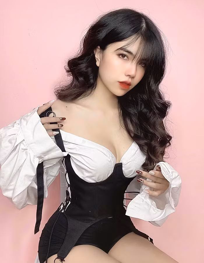 Trước đó, Mai Dora được Rambo Cao Lãnh mai mối cho Duy Nhỏ (Bụt) - tình cũ Linh Ngọc Đàm.