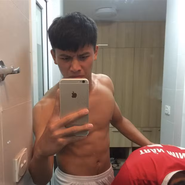 Nhiều nhà chuyên môn còn đánh giá Thanh Bình sẽ là "hòn đá tảng" trước khung thành của bóng đá Việt Nam trong tương lai.