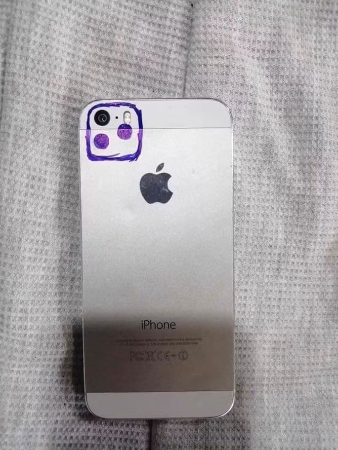 Chỉ cần thêm cụm camera sau, chiếc iphone 5 của bạn sẽ được biến hóa thành iphone 12.