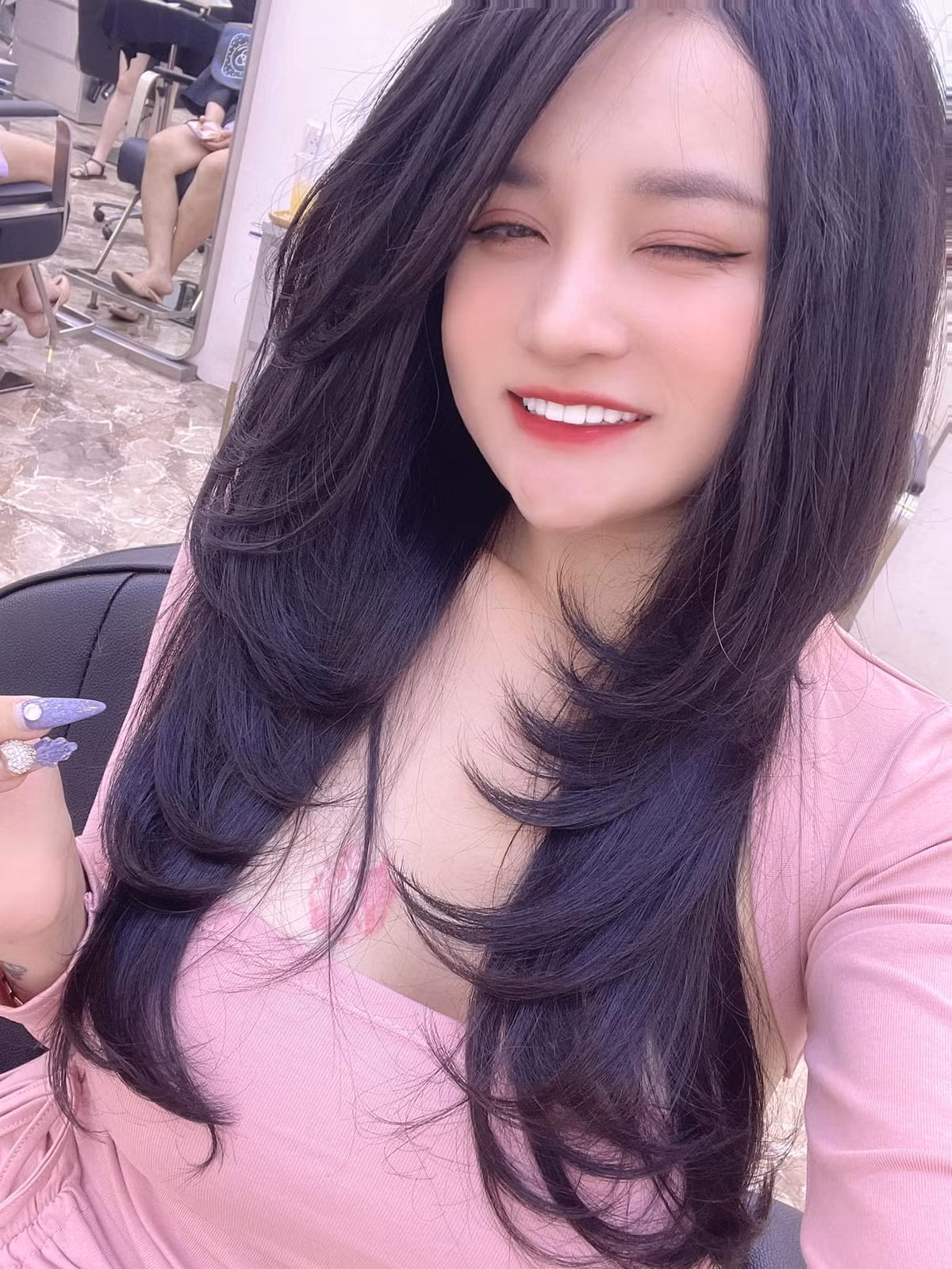 Thậm chí, Thanh Vân còn lấn sân tham gia vào các đấu trường nhan sắc và đoạt ngôi Á hậu 3 tại Sắc Đẹp Hoàn Mỹ Toàn Cầu.