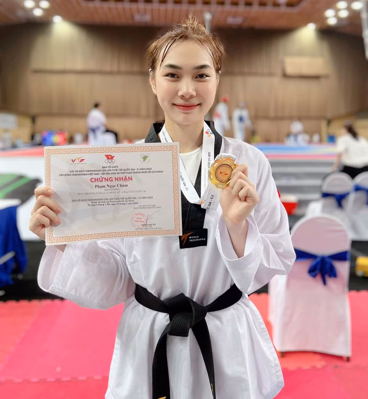Trước đó, cô gái dân tộc Mường từng giành HCV ở giải vô địch Taekwondo quốc gia. Ở SEA Games 31, Ngọc Châm đoạt HCB nội dung đối kháng nữ hạng cân 57 kg.
