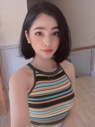 Cũng chính từ những lần chỉnh ảnh lố tay, Cẩm Đan bị dân mạng điền tên vào danh sách hội gái xinh sở hữu siêu năng lực "bóp méo vạn vật".
