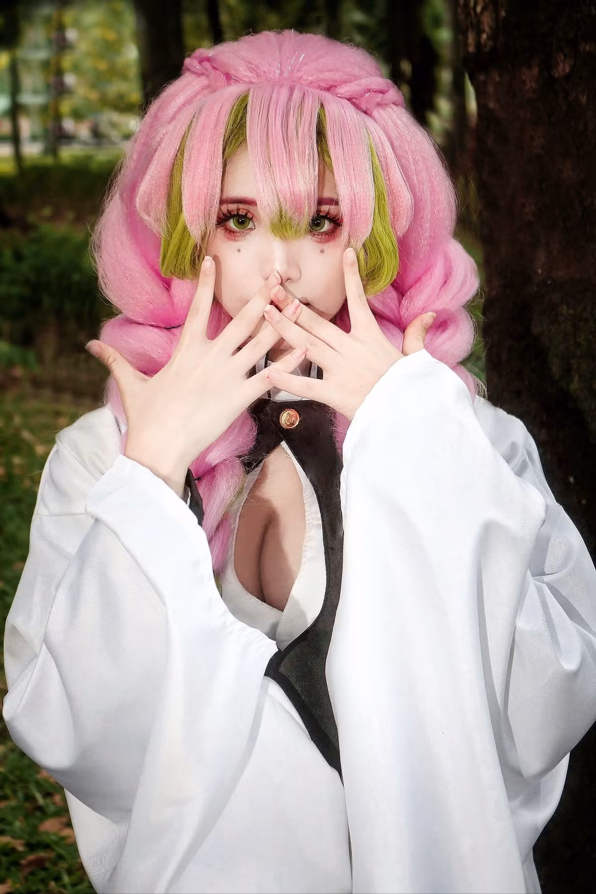 Không chỉ sở hữu vóc dáng quyến rũ và thần thái, làn gió mới của giới cosplayer Việt khiến người xem phải “đứng hình” trước những bộ trang phục mang tính thử thách cao.