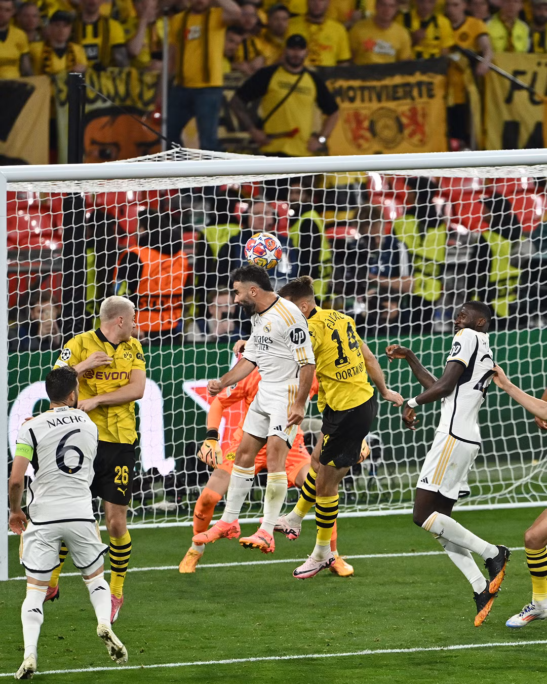 Danh bai Dortmund, Real Madrid 