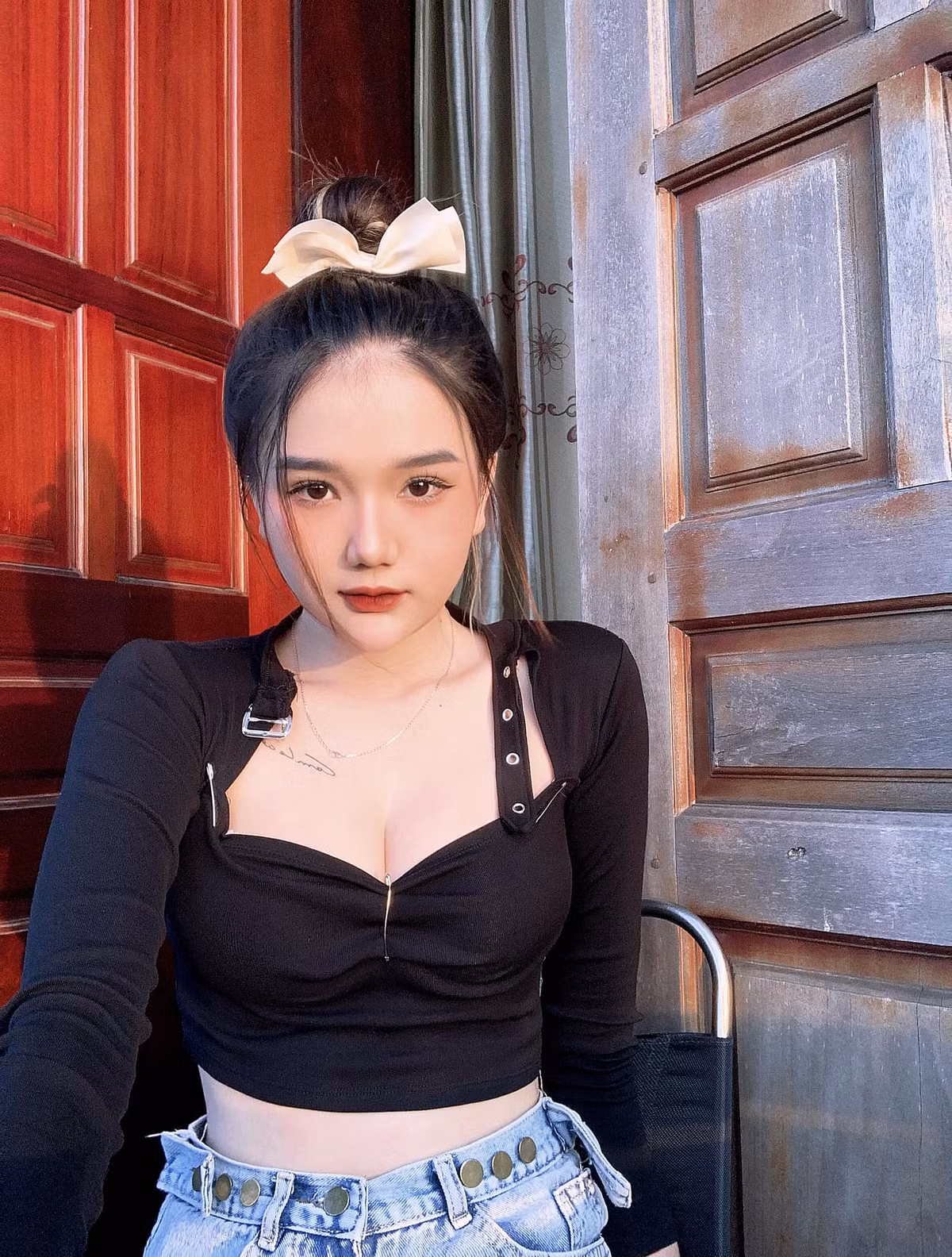 Không chỉ sở hữu nhan sắc ngọt ngào, được dân mạng gọi với biệt danh "búp bê lai", Lâm Lê còn có thành tích học tập tốt.