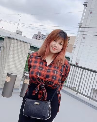 Tuy nhiên, dù trải qua bao đau đớn để hút mỡ ngực và đùi, cơ thể của Thu Trang không cải thiện được là bao. Nhiều người nhận xét 10X đã quay trở về vóc dáng ban đầu sau 4 năm dao kéo.