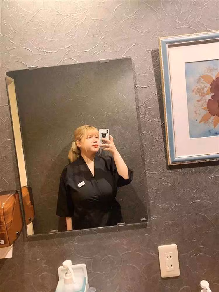 Mới đây trên trang cá nhân có hơn 170 nghìn người theo dõi, "hot girl ngực khủng" Võ Thị Thu Trang đã cập nhật dòng trạng thái mới.