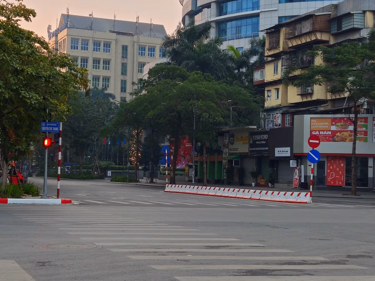 Ngã tư Huỳnh Thúc Kháng - Nguyễn Chí Thanh.