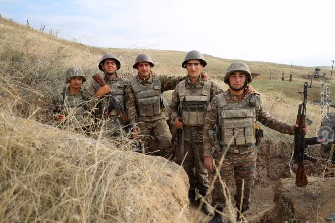 Mặc dù vậy, trên thực tế đã có xác nhận về việc quân đội Azerbaijan chiếm đóng các điểm trọng yếu trong khu vực phòng thủ Artsakh, nhưng không có bằng chứng về một cuộc phản công của Armenia.