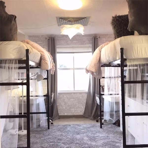 Mỗi người sẽ có nhu cầu sống và gu thẩm mỹ khác nhau. Tuy nhiên, dù thế nào đi nữa cũng nên chỉn chu và sạch sẽ để làm việc, học tập được hiệu quả hơn.