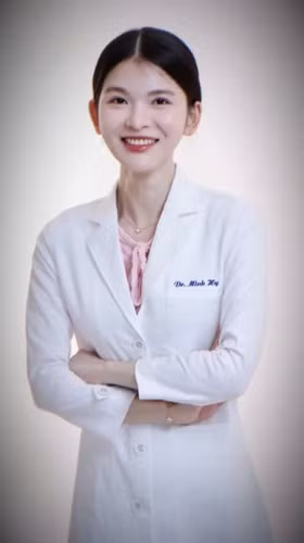 Vẻ đẹp phi giới tính, “cân” mọi góc nhìn mà không sợ bị dìm của Minh Hy cũng gây chú ý không kém.