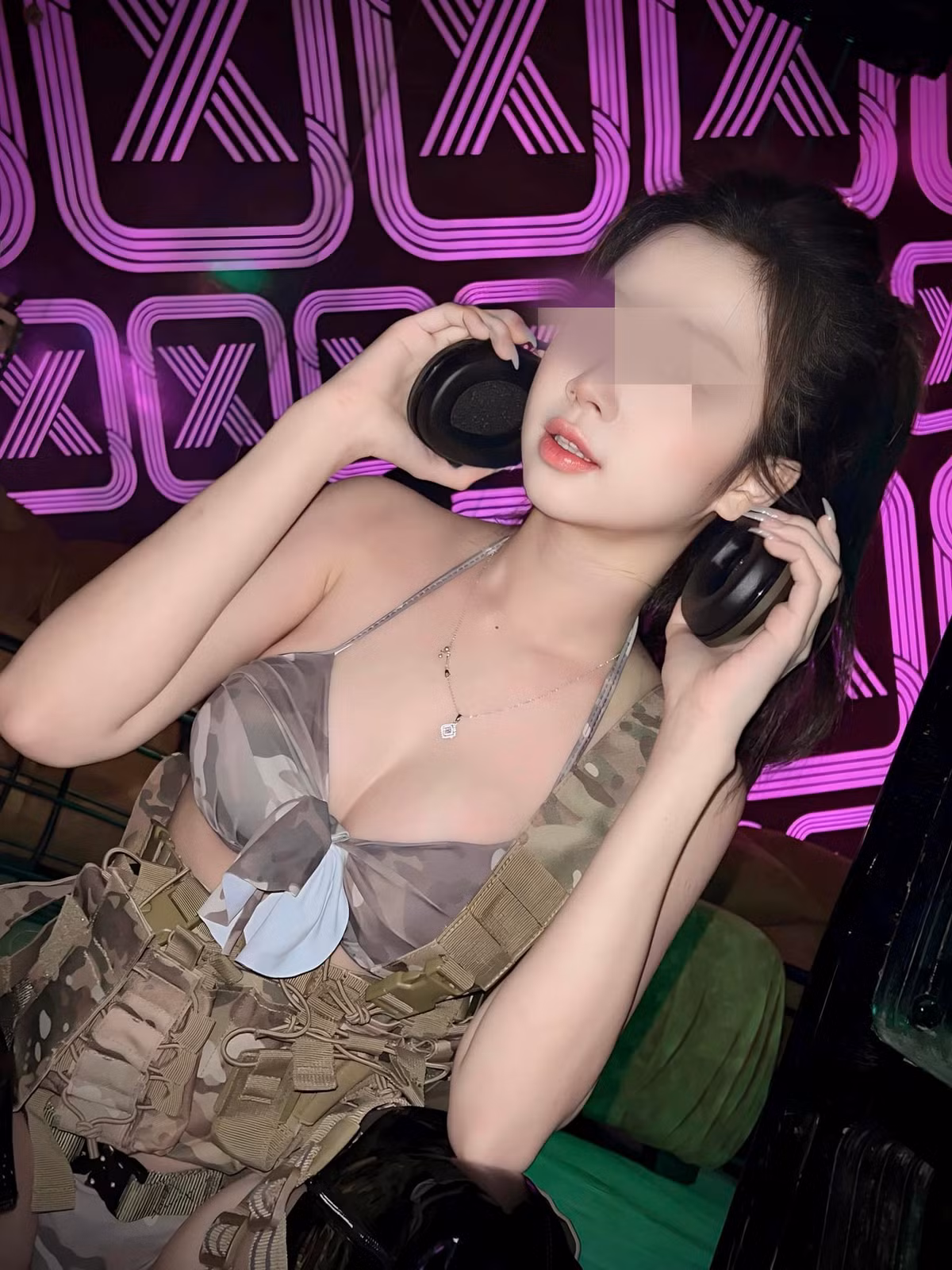 Từ vụ việc trên của Q.M.M, mỗi cá nhân cần nhận thức rõ ràng về giá trị thực sự của mình và không nên lợi dụng hình ảnh gợi cảm để thu hút sự chú ý. V