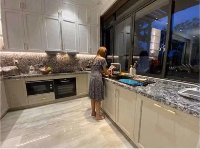 Cuộc sống tái hôn của người đẹp "Nhật ký Vàng Anh" trong căn biệt thự xịn sò khiến nhiều người ngưỡng mộ.