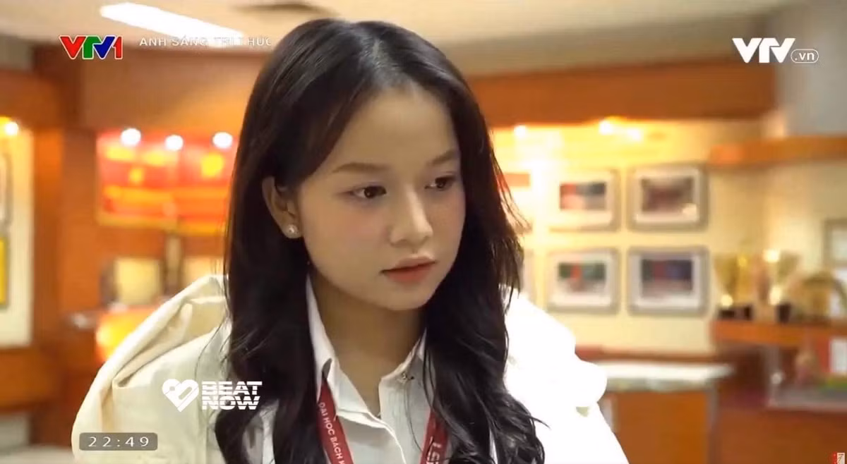 Lên sóng VTV1, gái xinh trường Bách Khoa được mệnh danh "vẻ đẹp tri thức" Len song VTV1, gai xinh truong Bach Khoa duoc menh danh
