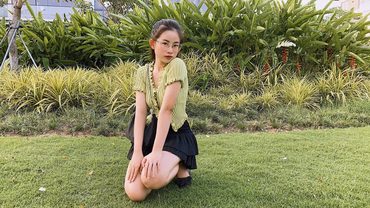 Nữ đại gia cũng lên tiếng bênh vực Thiên Kim khi một số dân mạng khuyên nhủ cô không nên thuê vú em quá trẻ trung, xinh đẹp, sợ chồng cô xiêu lòng.