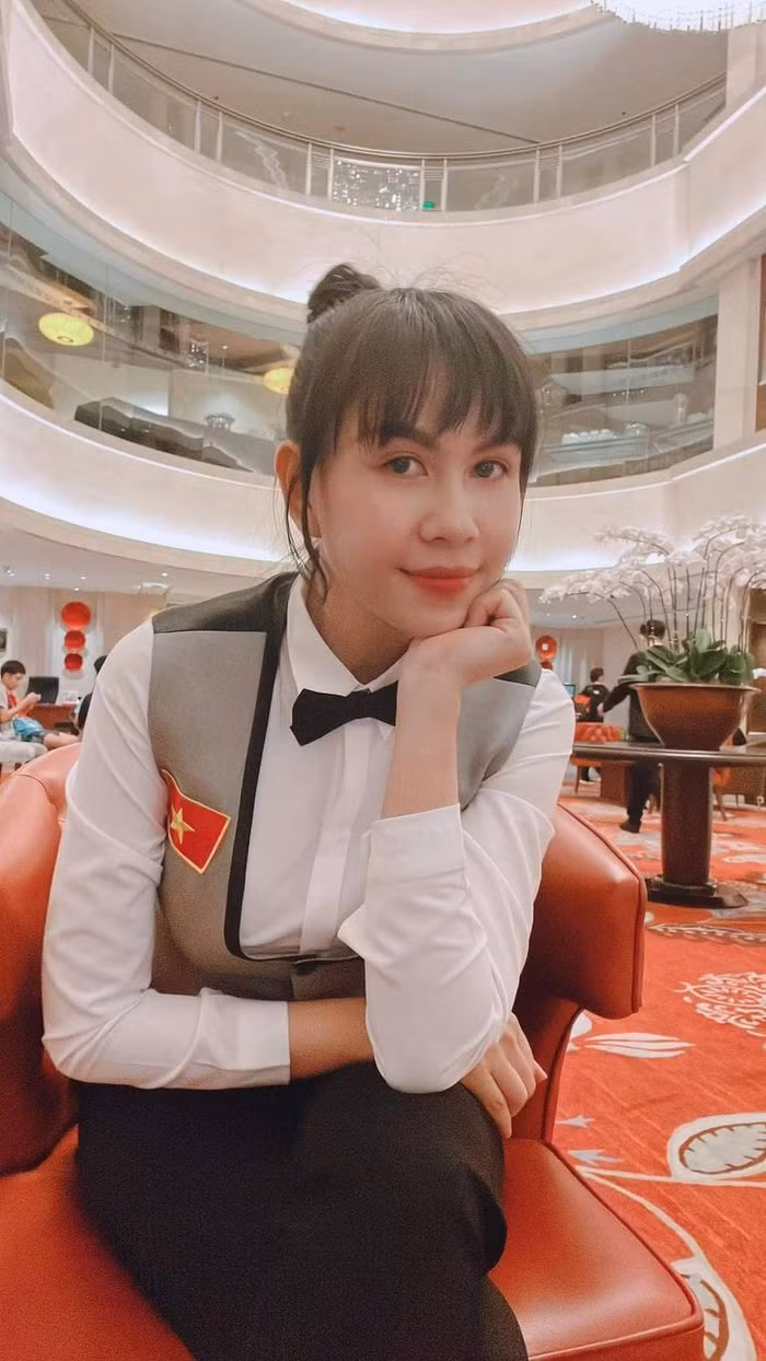 Được biết, Bích Trâm là vận động viên bida thi đấu chuyên nghiệp. Cô bắt đầu chơi bộ môn thể thao này từ năm 8 tuổi và tham gia thi đấu chính thức ở tuổi 22.