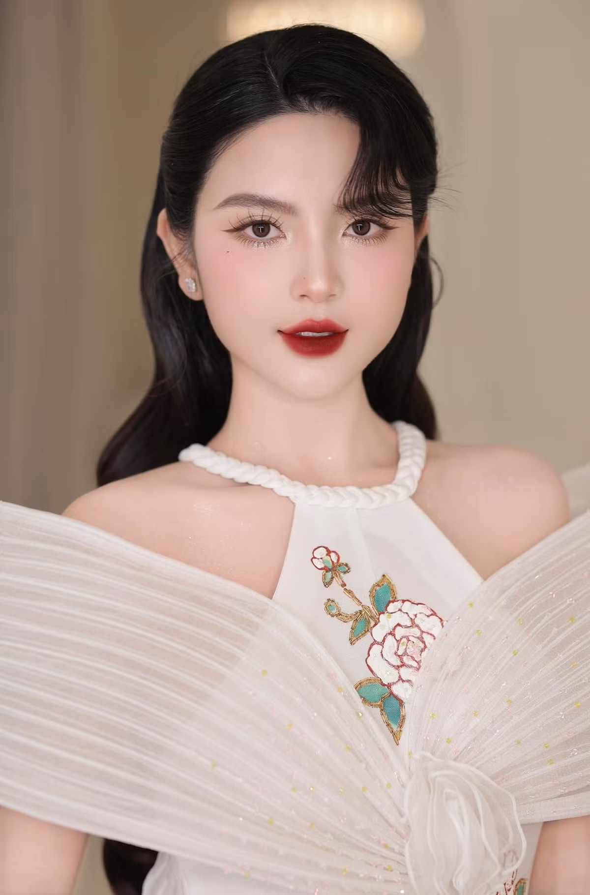 Chỉ nghe qua cách đối đáp của nàng WAG sinh năm 2000 dân mạng đã phải hết lời khen Chu Thanh Huyền quá khéo léo với mẹ chồng.
