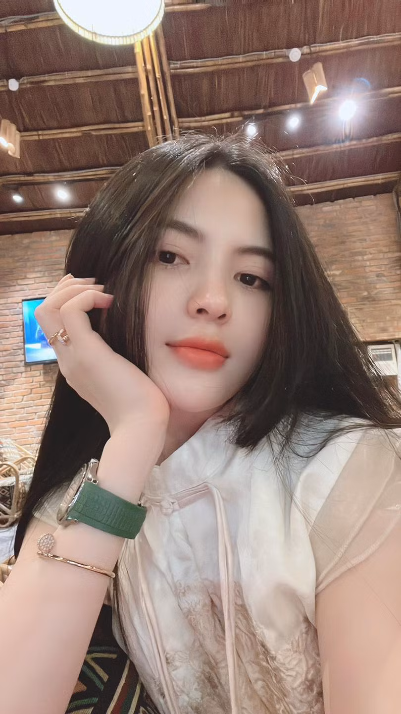 Thanh Huyền có một thời gian sang Pháp, nơi Quang Hải thi đấu và cả hai cùng nhau đi du lịch khắp nơi.