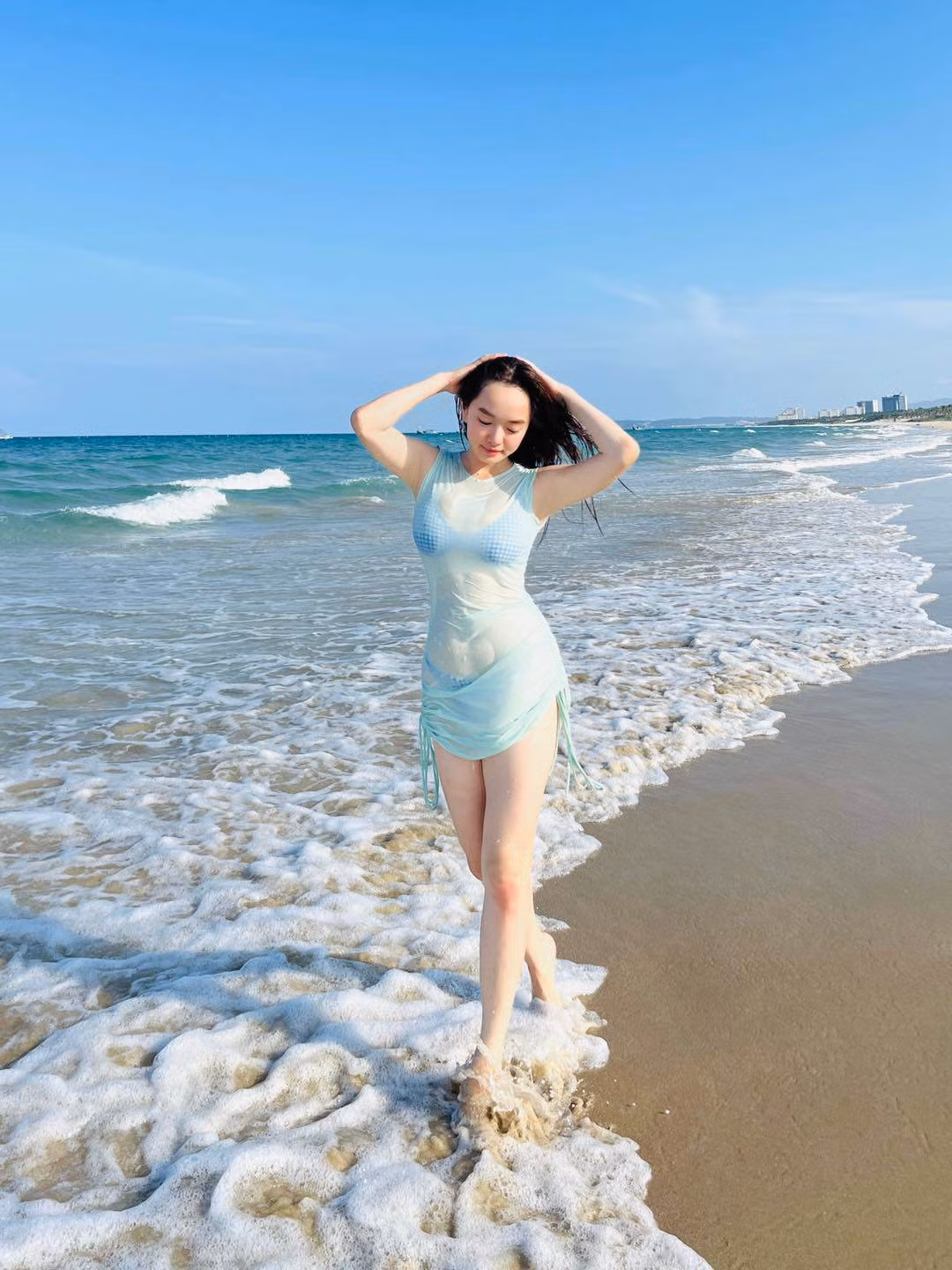 Hiện tại, đã có vóc dáng "đáng mơ ước", Kaity Nguyễn vẫn tiếp tục theo đuổi chế độ ăn uống khoa học, kết hợp cùng tập luyện.