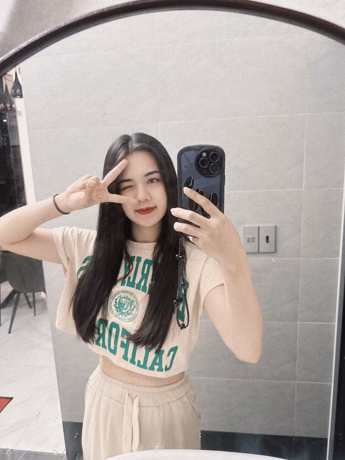 Giờ đây sau 5 năm hôn nhân, vợ chồng Quế Ngọc Hải có cuộc sống đáng mơ ước. Sự nghiệp của chàng cầu thủ ngày càng thăng hoa hơn.