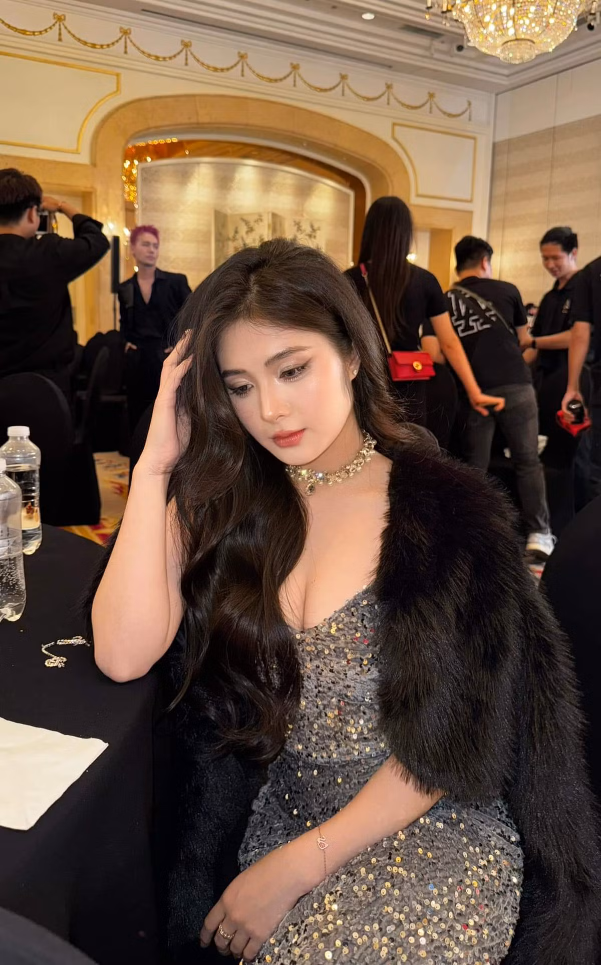 Quỳnh Alee là hot TikToker sở hữu gương mặt xinh xắn và vóc dáng nóng bỏng và được nhiều người yêu thích.