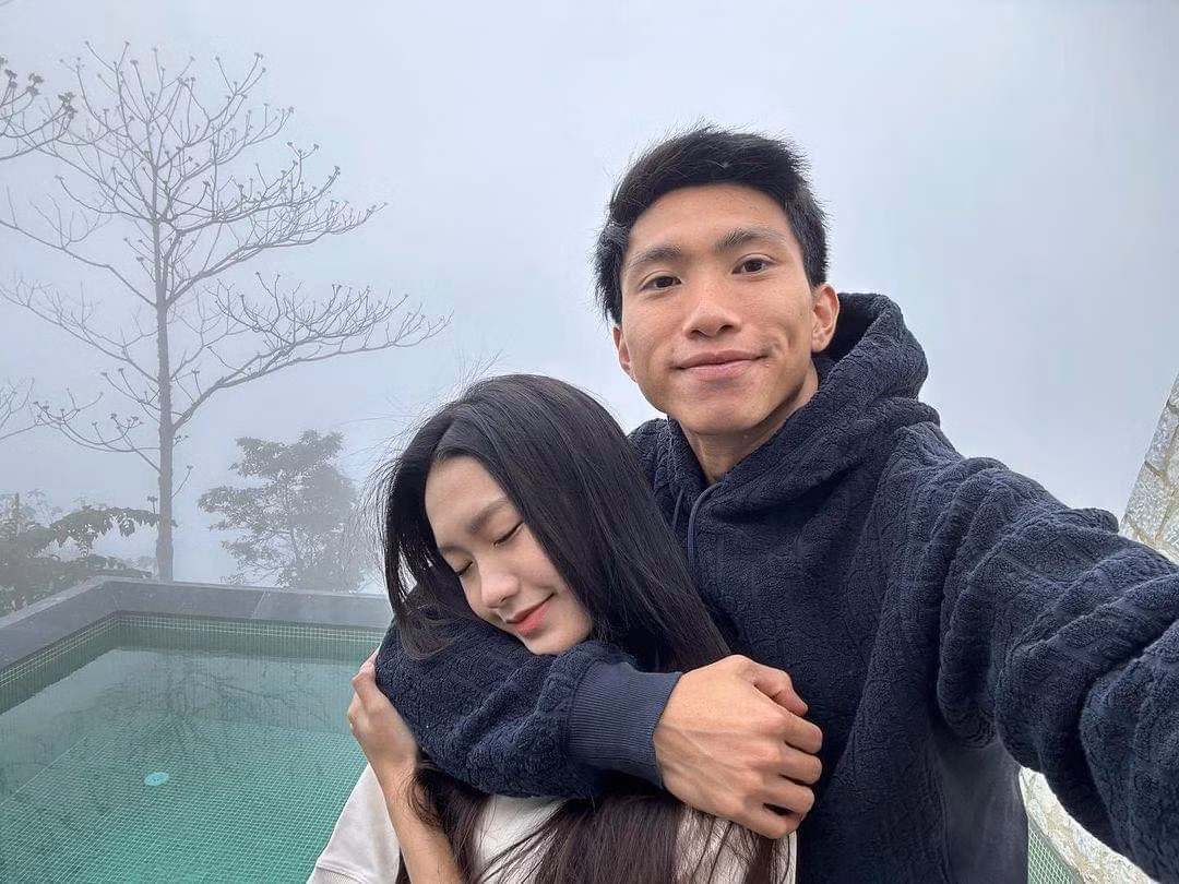 Vợ Đoàn Văn Hậu bị đào lại phát ngôn về chuyện "ăn cơm trước kẻng" Vo Doan Van Hau bi dao lai phat ngon ve chuyen