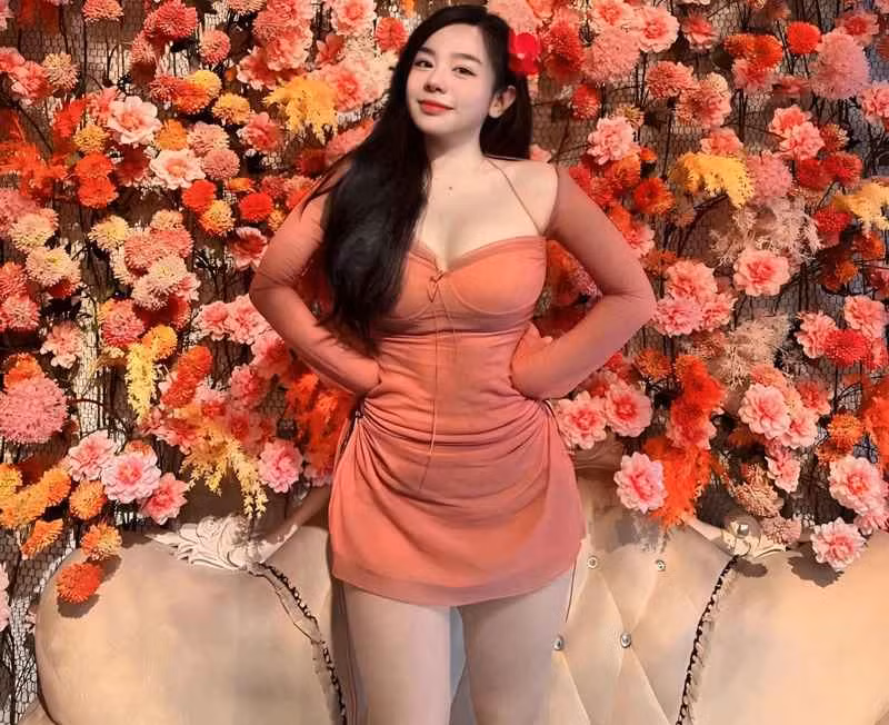 Nàng hot girl sở hữu 427.000 người theo dõi trên Instagram cá nhân.