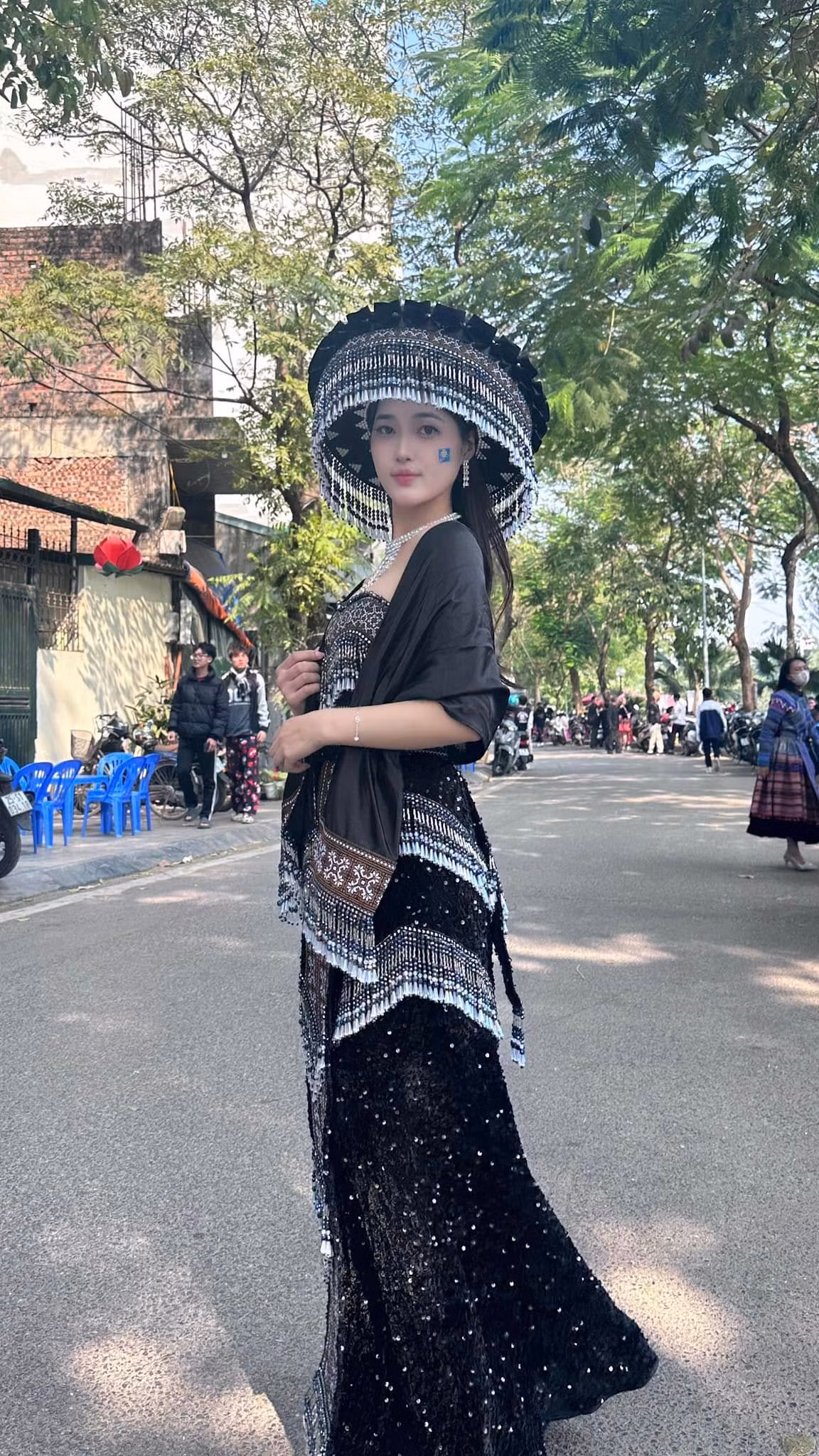 Nói về đoạn clip của mình được viral trên TikTok, Giàng Thị Váng cho biết: "Đoạn clip được quay khoảng 2 năm trước. Mình cũng vui và bất ngờ khi qua một đoạn clip quảng bá du lịch quê hương Tây Bắc lại được mọi người biết đến nhiều hơn".