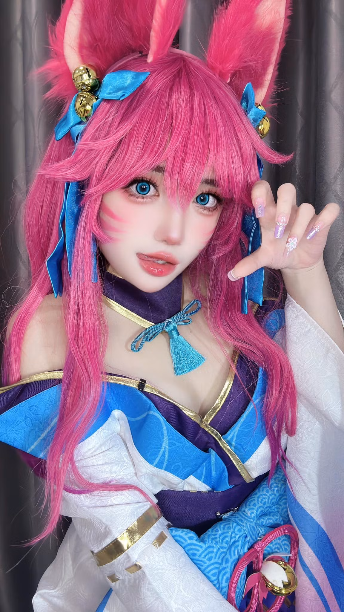 Lê Nguyễn Minh Khuê (nghệ danh Kumo Yuyake) là nữ coser ghi dấu tên tuổi của mình bằng những không ngần ngại khai thác vẻ đẹp gợi cảm của bản thân.