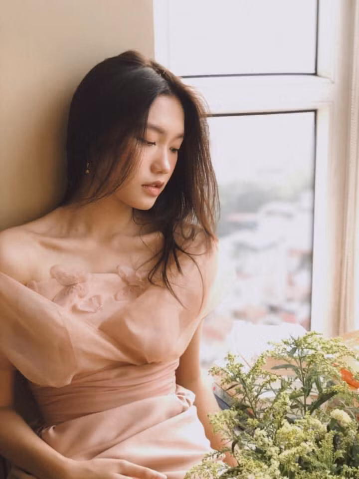 Trong suốt 12 năm ngồi ghế nhà trường, Doãn Hải My luôn là học sinh giỏi, học lực ổn định và đặc biệt yêu thích môn Văn.