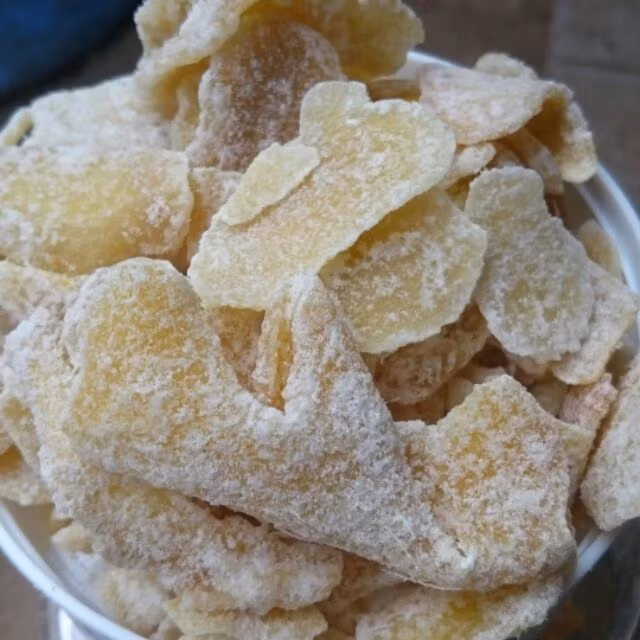 Combo kẹo ngô, mứt gừng gây ám ảnh tuổi thơ ngày Tết của nhiều người.
